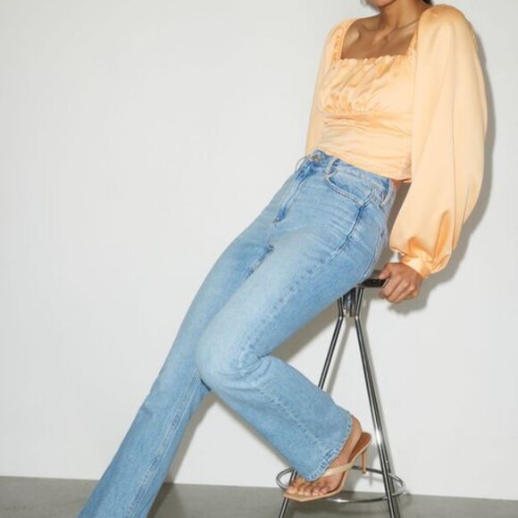 Dynamite Orange Ruched Long Sleeve Blouse In Size Small NWT - Picture 3 of 4